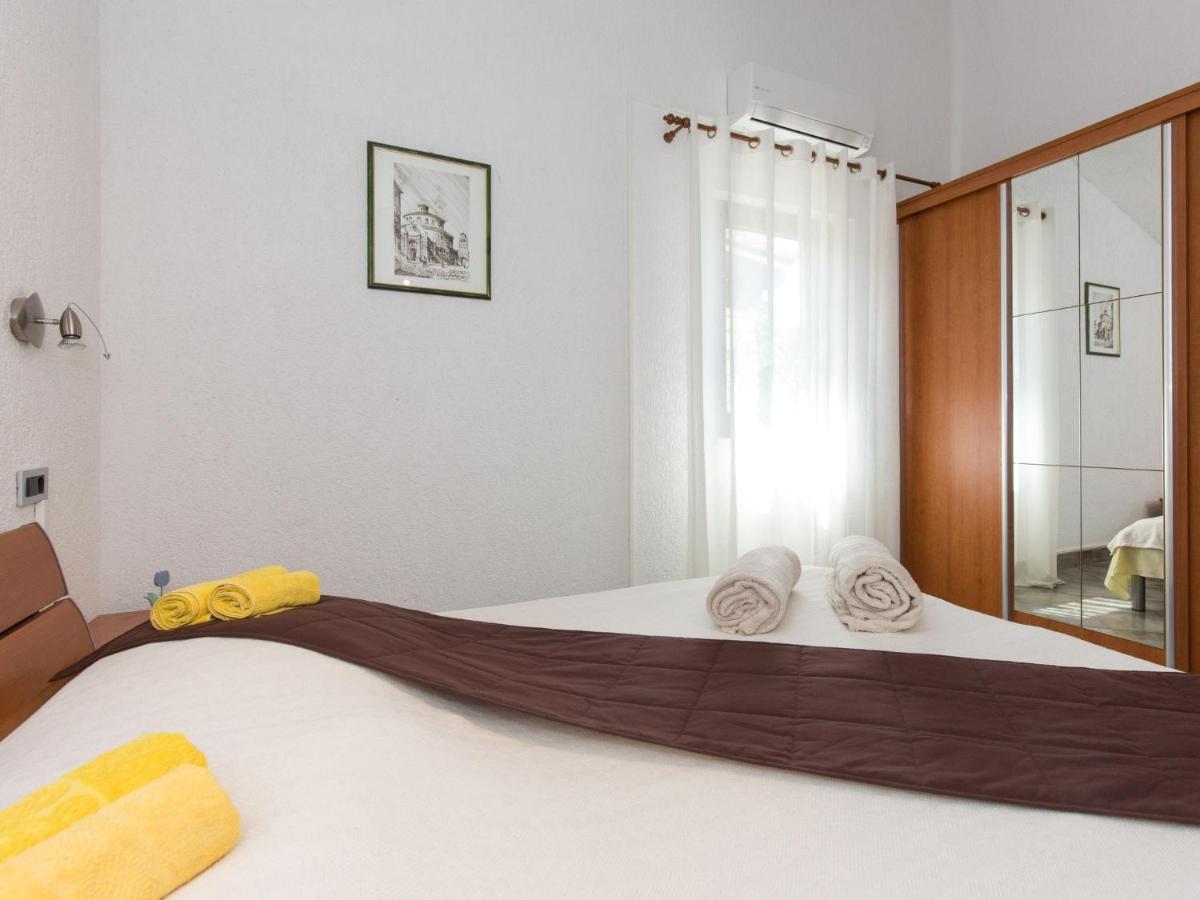 Apartment Starigrad-4 By Interhome Стариград Екстериор снимка